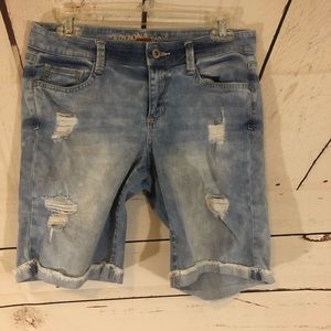 Arizona Denim Jean Shorts Size 7 Distressed